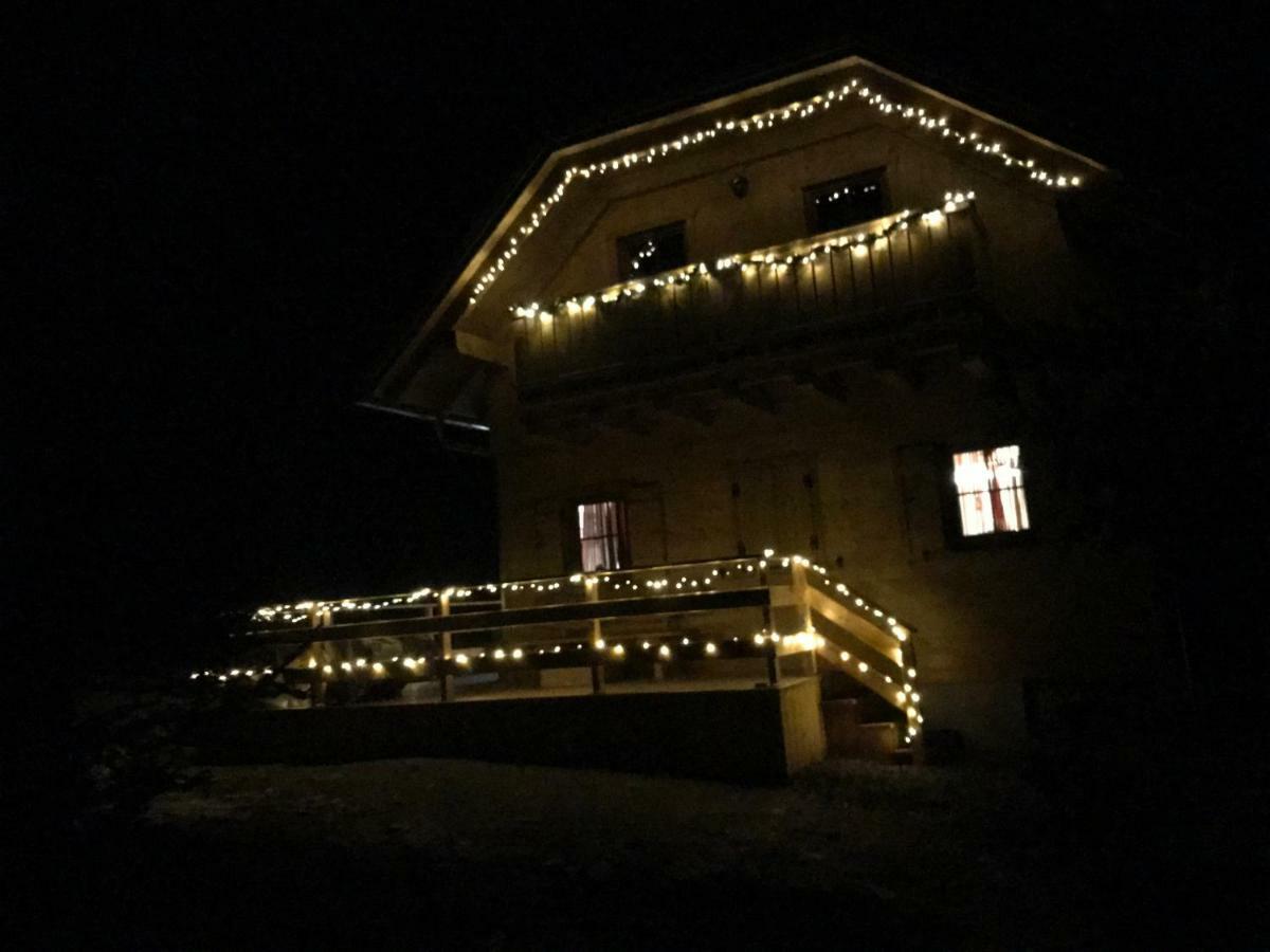 Almhaus & Almchalet Flattnitz ภายนอก รูปภาพ